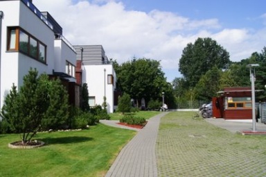 posesja z parkingiem