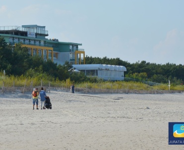 Hotel Bryza od strony plaży.
